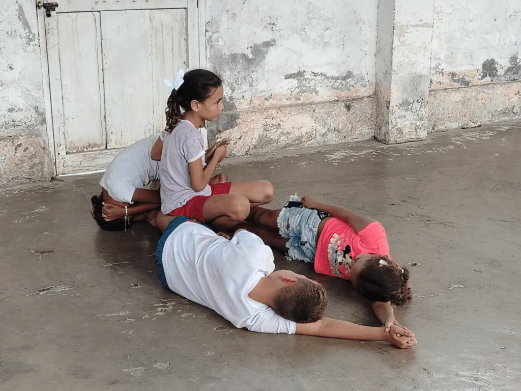 Hands that sail: a prayer for the children of the Middle Magdalena