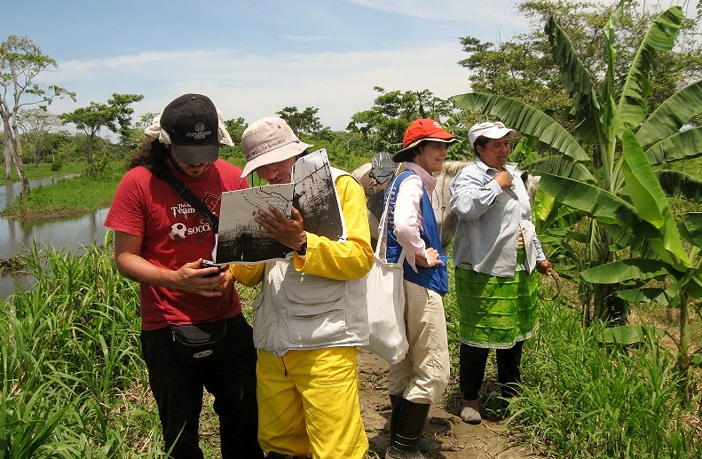 Colombian titling agency visit Garzal.